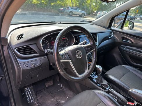 Used 2022 Buick Encore Preferred w/ Safety Package II AWD/4WD image 11