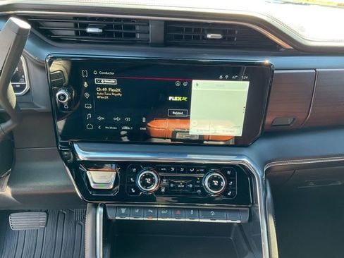 Used 2024 GMC Sierra 2500 Denali Ultimate image 14