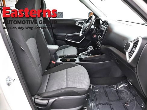 Used 2023 Kia Soul LX FWD image 23