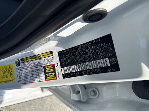 Used 2026 Toyota Camry Hybrid FWD image 36