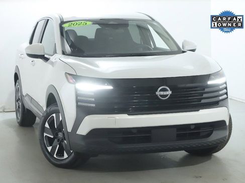 Certified 2025 Nissan Kicks SV image 3