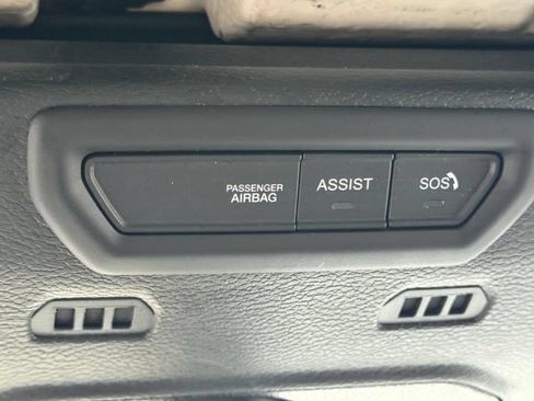 Used 2022 Jeep Gladiator Overland w/ Cold Weather Group AWD/4WD image 26