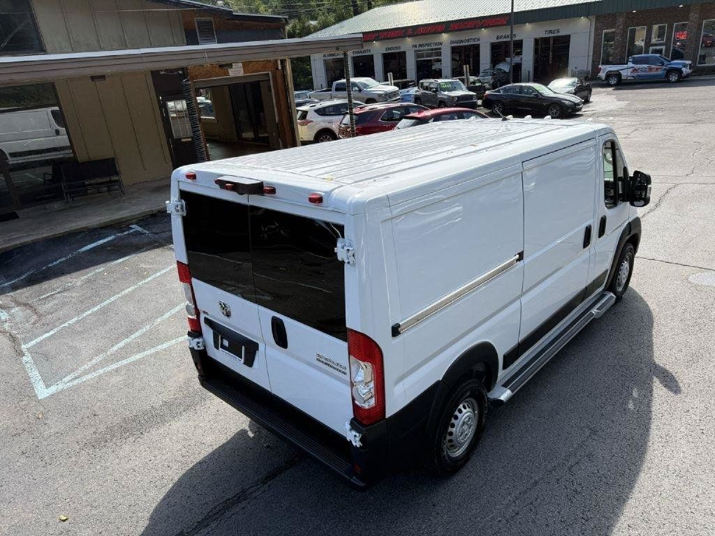 Used 2025 RAM ProMaster 2500 w/ U-Haul Equipment Group FWD image 33