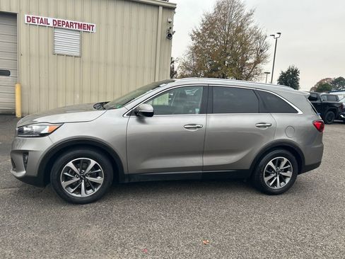 Used 2019 Kia Sorento EX w/ EX Touring Package image 3