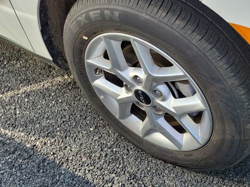 Used 2025 Kia Soul LX image 4