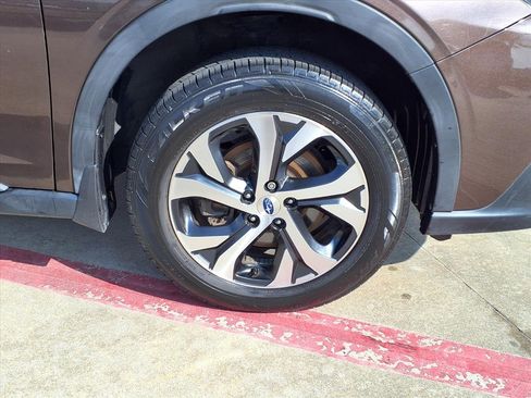 Used 2020 Subaru Outback Touring w/ Popular Package #2 image 26