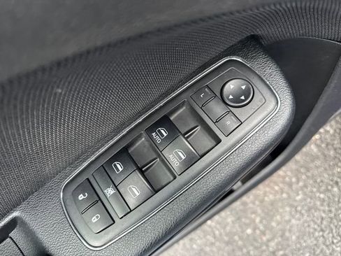 Used 2018 Dodge Charger SXT w/ Blacktop Package image 11