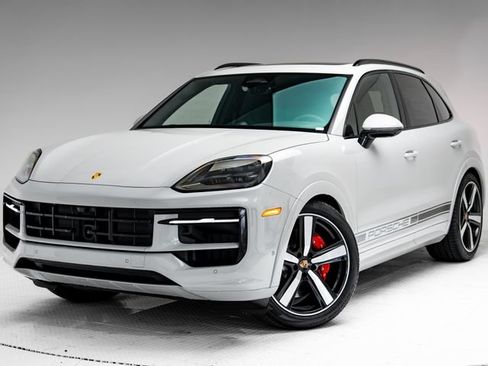 New 2026 Porsche Cayenne GTS AWD/4WD image 1
