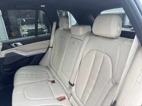 Used 2020 BMW X5 M50i w/ Premium Package AWD/4WD image 31