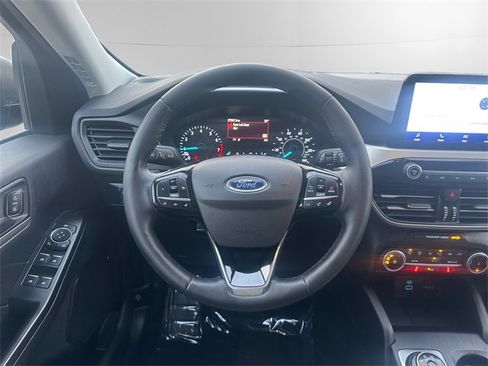 Used 2022 Ford Escape SE w/ Cold Weather Package image 12