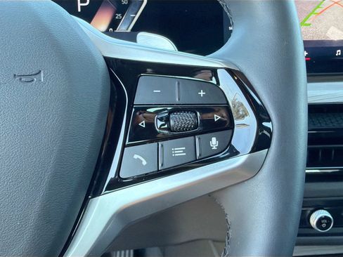 Used 2025 BMW 330i Sedan image 38