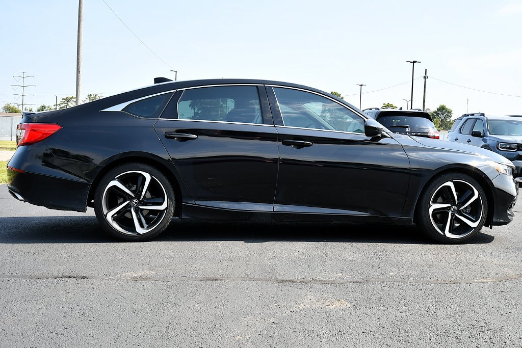Used 2018 Honda Accord Sport image 8