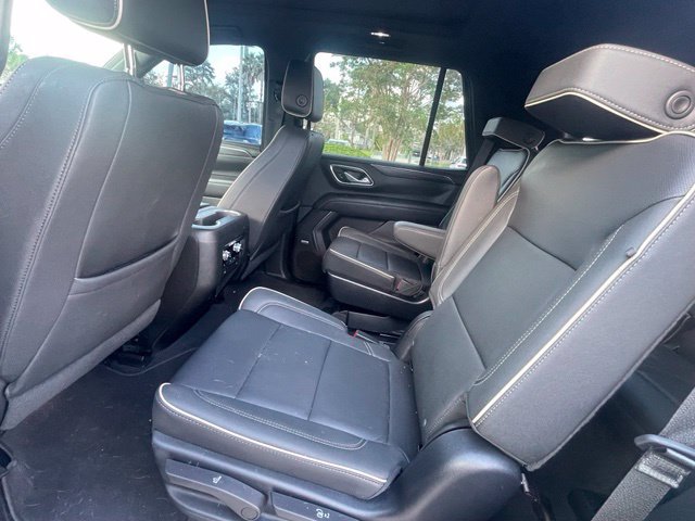 Used 2023 GMC Yukon SLT w/ SLT Luxury Package AWD/4WD image 11