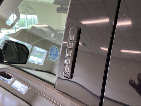 Used 2019 Ford F150 Lariat w/ Equipment Group 502A Luxury image 18