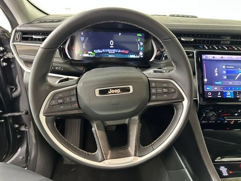 Used 2023 Jeep Grand Cherokee 4WD 4xe image 16
