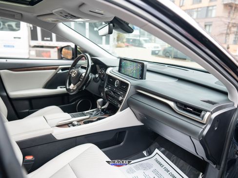 Used 2021 Lexus RX 350L 350L Luxury w/ Premium Package image 15