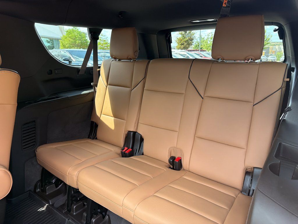 Used 2026 Cadillac Escalade ESV Luxury w/ Touring Package AWD/4WD image 40