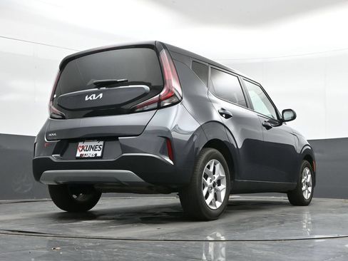 Used 2025 Kia Soul LX w/ LX Technology Package FWD image 36