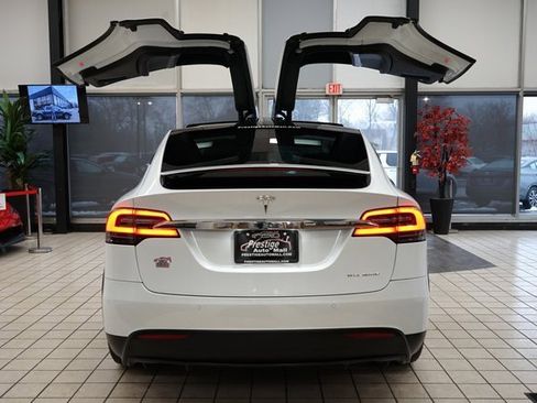 Used 2020 Tesla Model X Long Range image 16
