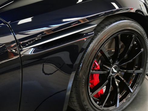 Used 2023 Aston Martin DB11 Coupe RWD image 38