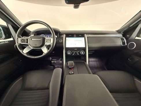 Used 2024 Land Rover Discovery Dynamic SE AWD/4WD image 28