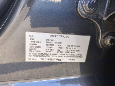 Used 2023 Tesla Model Y Performance image 33