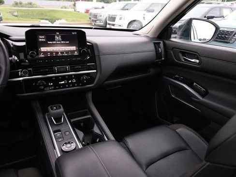 Certified 2024 Nissan Pathfinder SL w/ SL Premium Package AWD/4WD image 28