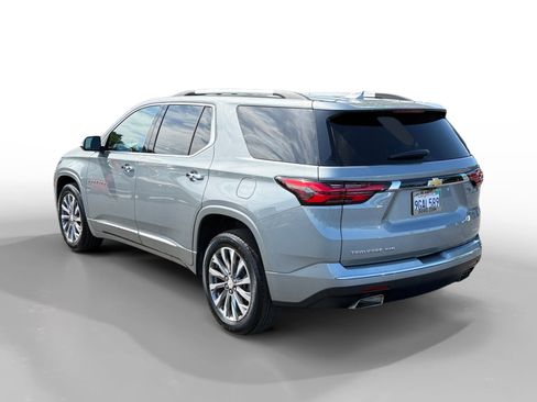 Used 2023 Chevrolet Traverse Premier AWD/4WD image 3