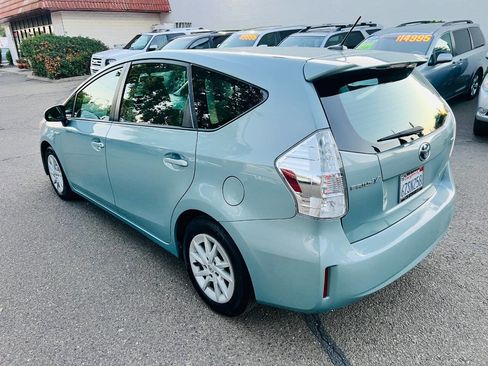 Used 2013 Toyota Prius V Three FWD image 4