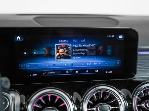 Certified 2023 Mercedes-Benz GLB 250 4MATIC w/ Premium Package image 21
