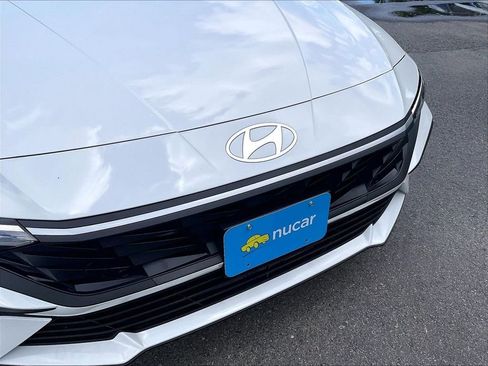 Used 2025 Hyundai Elantra SE FWD image 28