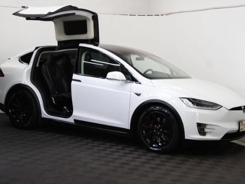 Used 2016 Tesla Model X 90D AWD/4WD image 4