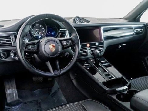 Used 2025 Porsche Macan Turbo image 2