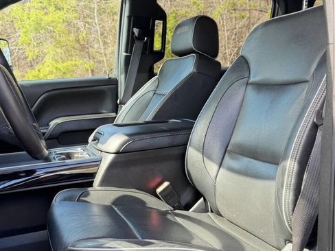 Used 2018 Chevrolet Silverado 2500 High Country w/ Duramax Plus Package image 16