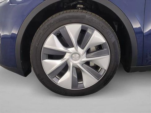 Used 2023 Tesla Model Y Long Range AWD/4WD image 28