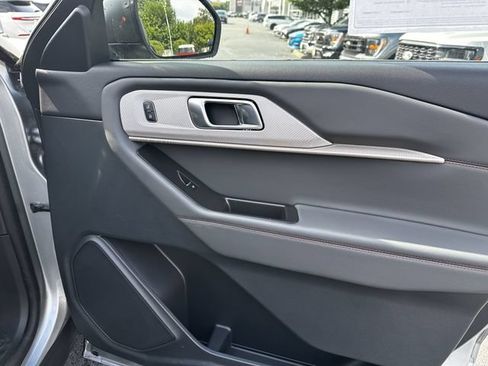 Certified 2025 Ford Explorer Active AWD/4WD image 36