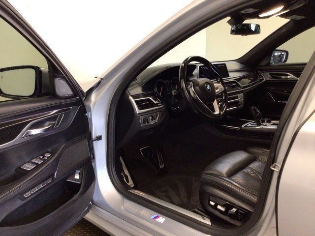 Used 2018 BMW 750i RWD image 8