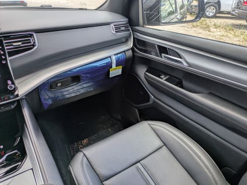 New 2026 Jeep Grand Wagoneer L Limited AWD/4WD image 14