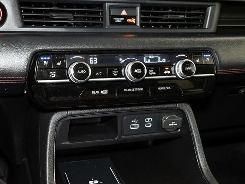 Used 2025 Honda Pilot Black Edition image 20