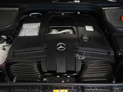 New 2026 Mercedes-Benz GLS 580 4MATIC image 33