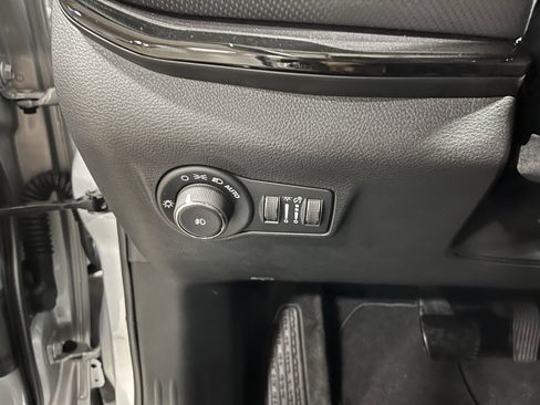 Certified 2026 Jeep Compass Latitude image 16