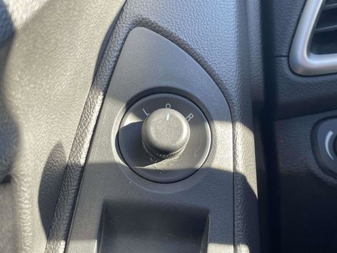 Used 2018 Chevrolet Trax LT w/ LT Convenience Package image 31