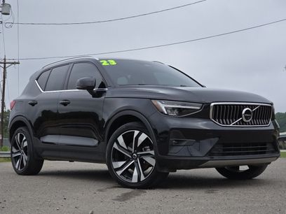 Used 2023 Volvo XC40 B5 Plus w/ Driver Assist Package