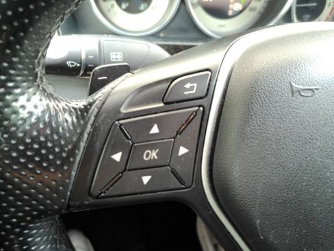 Used 2014 Mercedes-Benz E 250 BlueTEC Sedan image 37