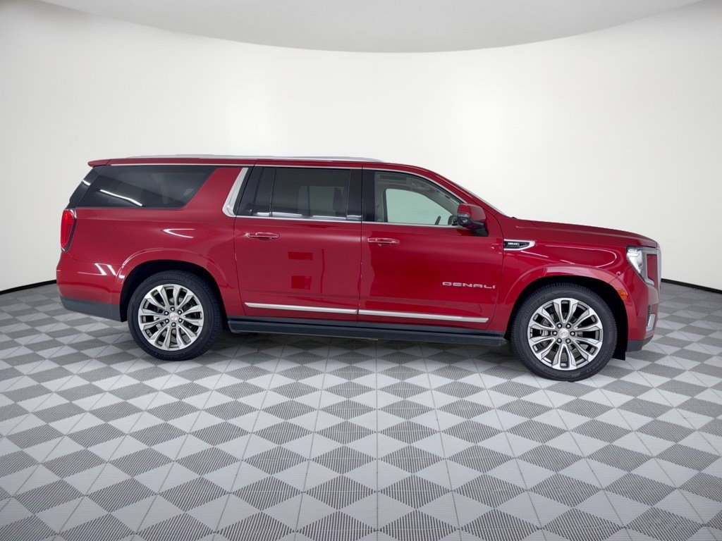 Used 2021 GMC Yukon XL Denali w/ Denali Ultimate Package AWD/4WD image 8