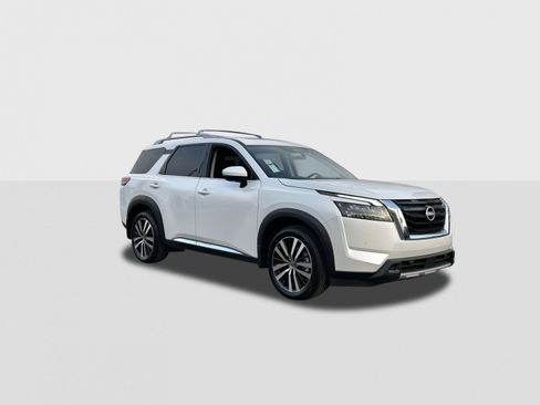 New 2025 Nissan Pathfinder Platinum w/ Cargo Package image 2