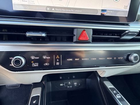 Used 2025 Kia Sorento S w/ Panoramic Sunroof Package image 25