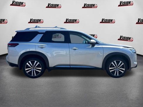 Certified 2024 Nissan Pathfinder Platinum w/ Cargo Package AWD/4WD image 4