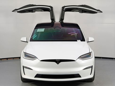 Used 2023 Tesla Model X image 48