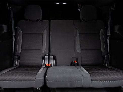 Used 2022 GMC Yukon SLE w/ Gmc Pro Safety Plus Package image 32